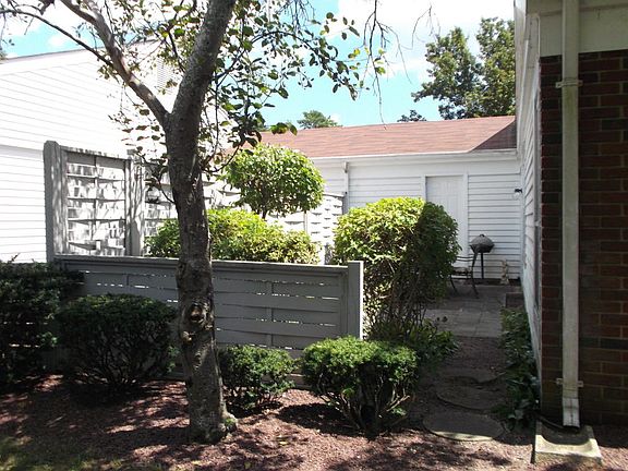 2nd image of 557C Malvern Ct