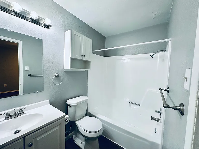 Awesome open Studio Apartments Close to Downtown — Photo 38