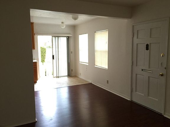2nd image of 109 Ximeno Ave