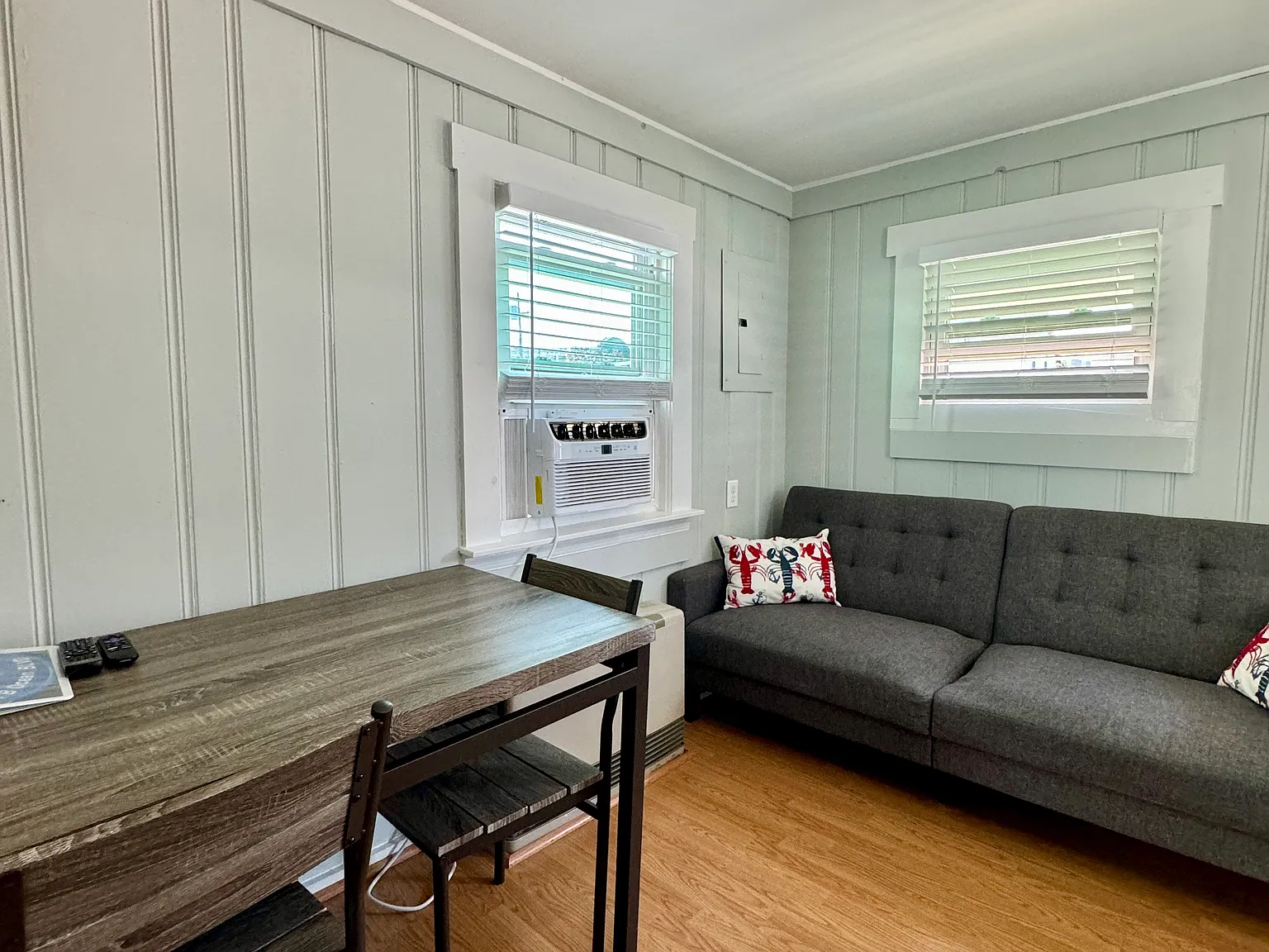 21 Ocean Blvd — Photo 3