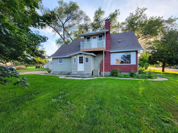 311 Front Ave NE, Wagner, SD 57380