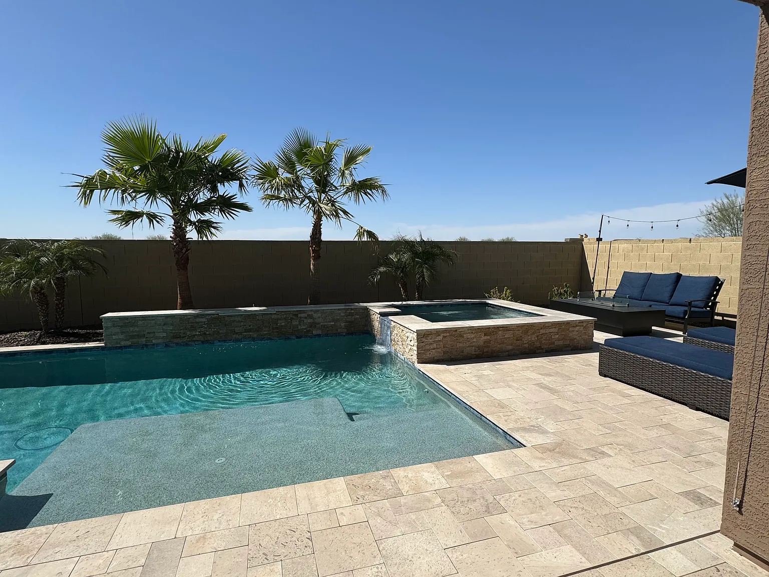 5 bed, 2528 sqft, $3,100 — Photo 2