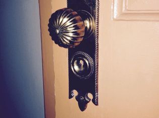 802 Grand Ave APT 8, Waukegan, IL 60085