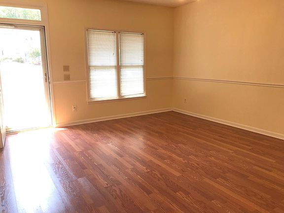 3rd image of 72 Forest Oaks Dr