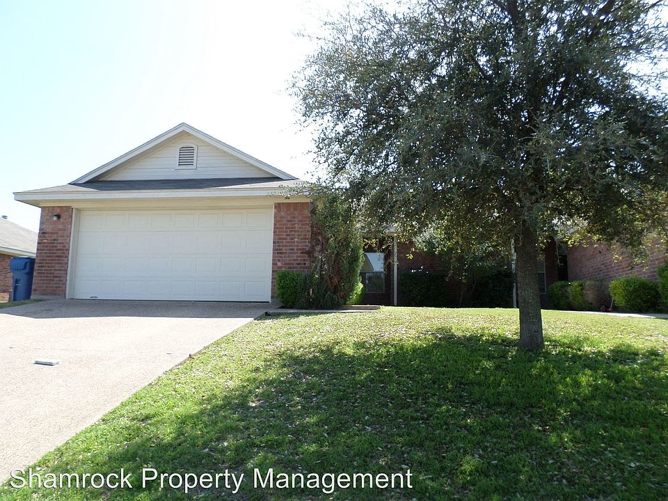 1st image of 613 Park Meadows Dr