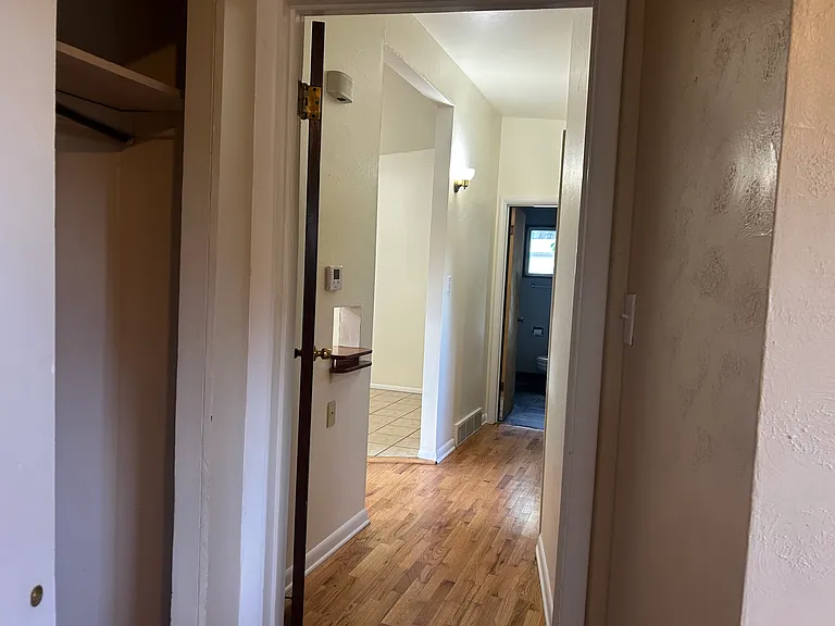 819 E Hills Rd — Photo 13