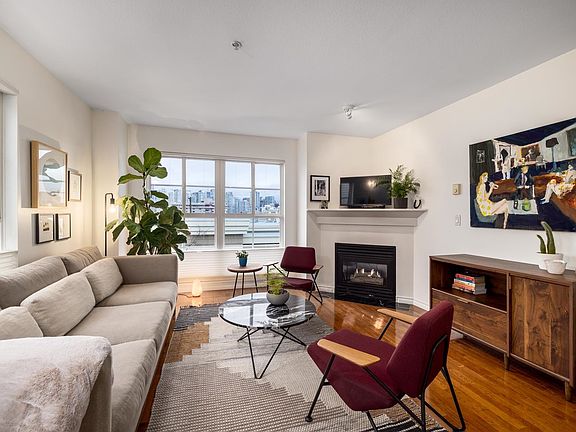 3rd image of 678 W 7th Ave #316