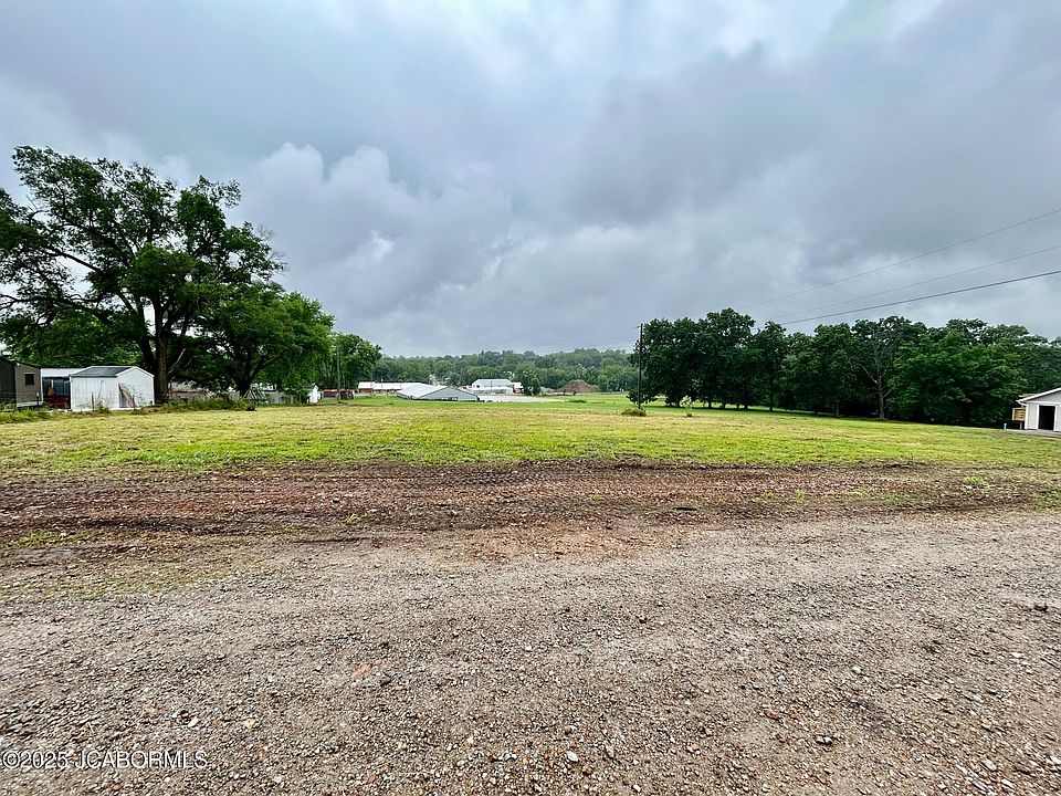 2nd image of Fairview Rd