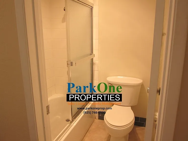 340 N Civic Dr #202 — Photo 8