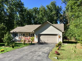 637 Apoka Ln, Crossville, TN 38572