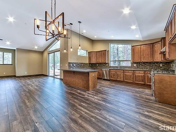4th image of 779 Anita Dr