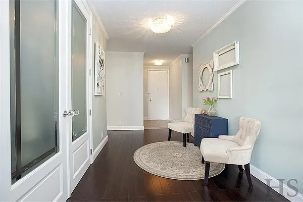 Sold by R New York | media 12