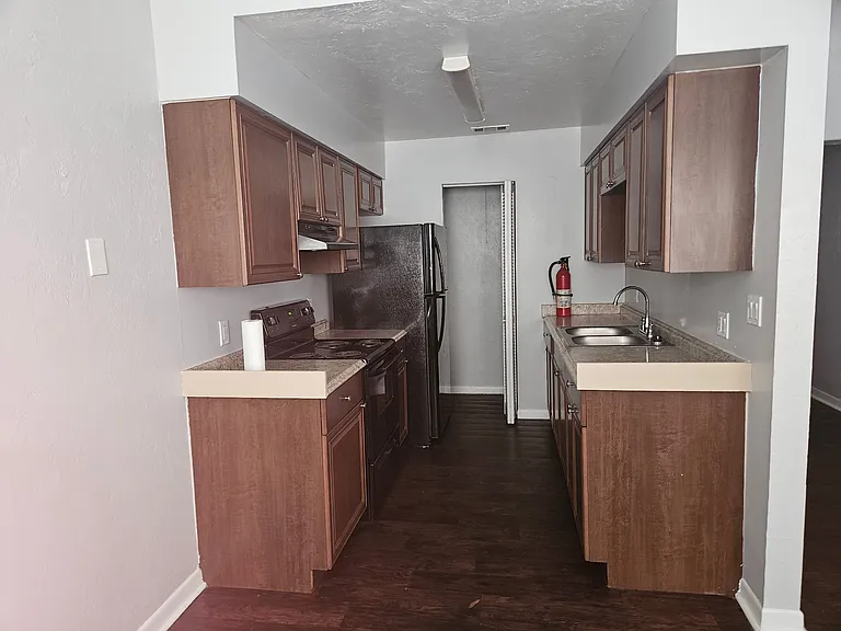 SW 69th Dr — Photo 2