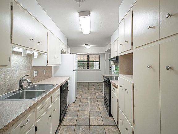 4th image of 4806 Del Rio Trl