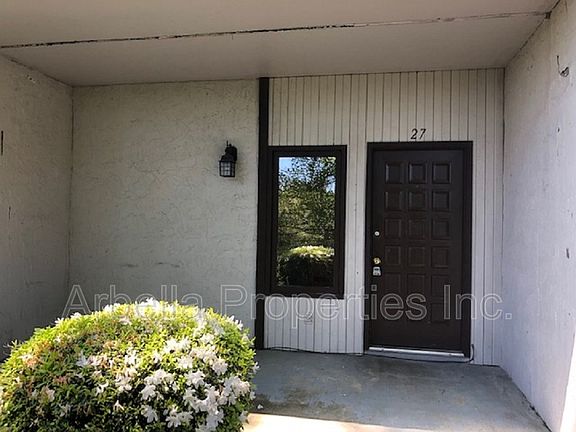 3rd image of 420 W Jackson Blvd APT 27