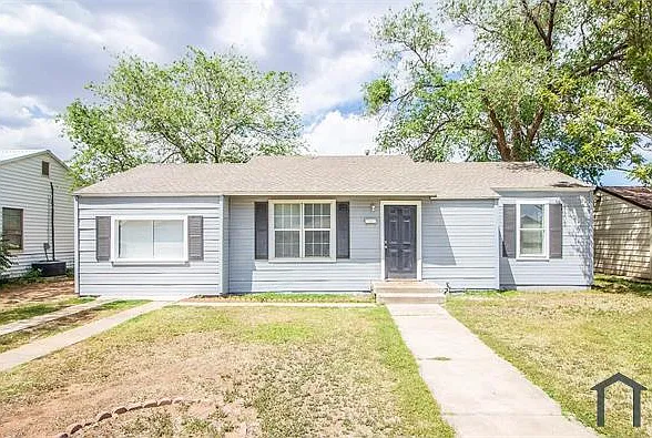 3 bed, 1053 sqft, $1,425 — Photo 1