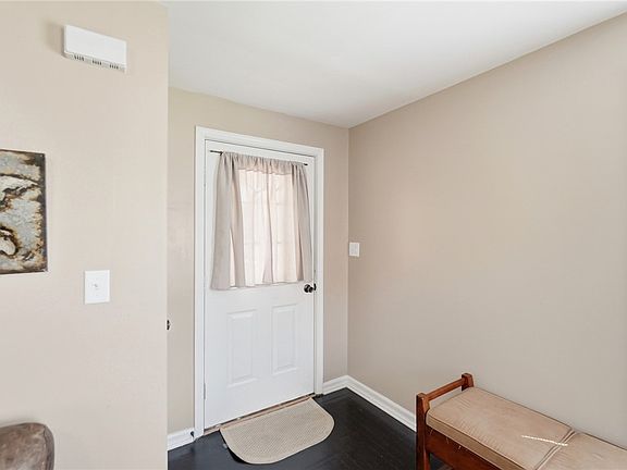 5th image of 1065 Patterson Rd