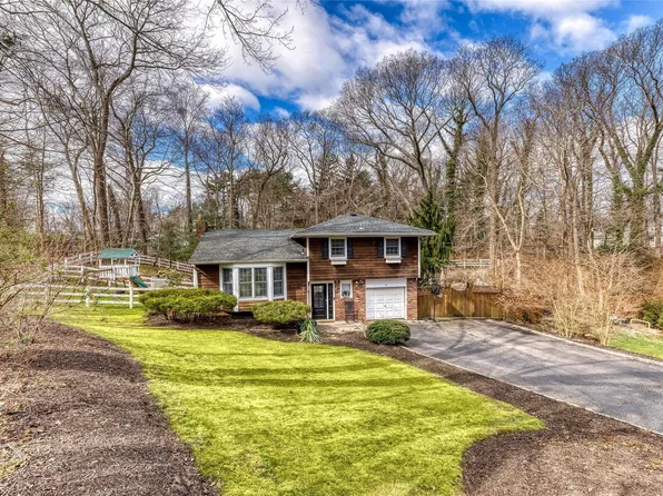 9 Whitney Court, Smithtown, NY 11787