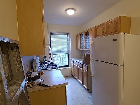 4th image of 24-49 27th St #B