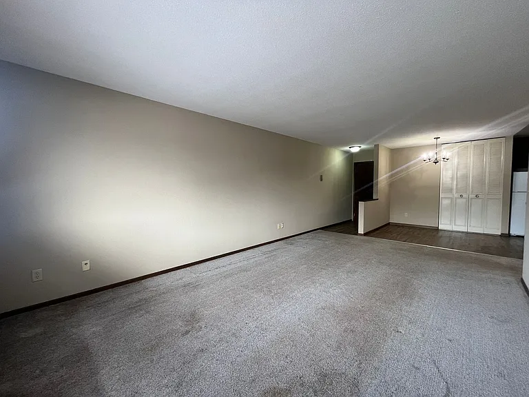 83 Arlington Ave West — Photo 6