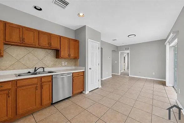 6641 Cambridge Park Dr — Photo 14