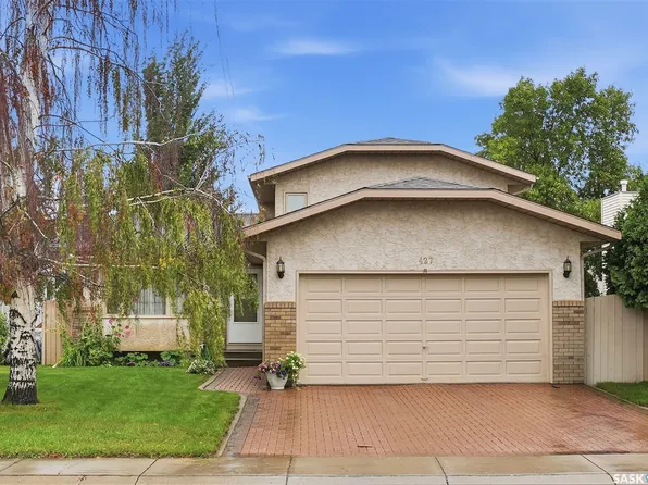 427 Bronson Crescent, Saskatoon, SK S7J 5E4