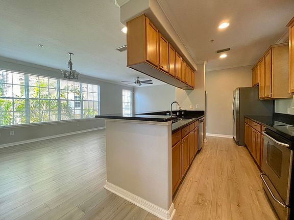 4th image of 509 S Matanzas Ave Unit 8