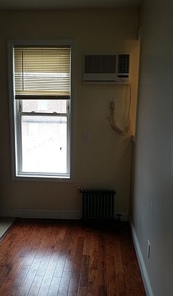 4th image of 10731 Metropolitan Ave #1