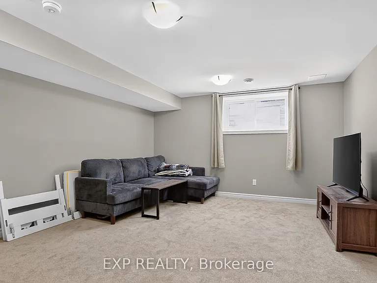 98 Seabert Dr — Photo 33
