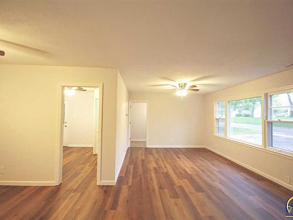 4th image of 3029 SE Colorado Ave
