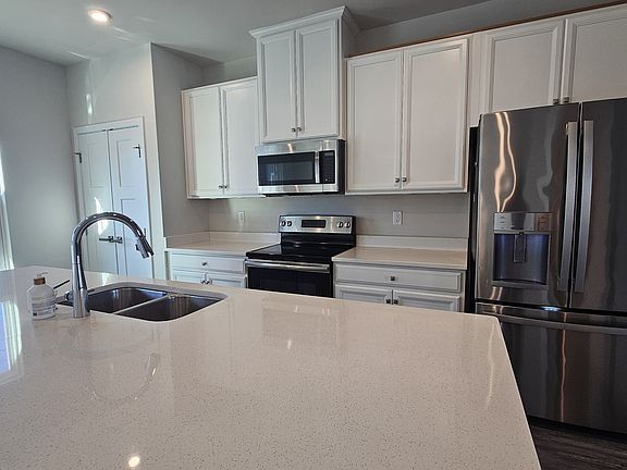 3rd image of 549 Westport St #1