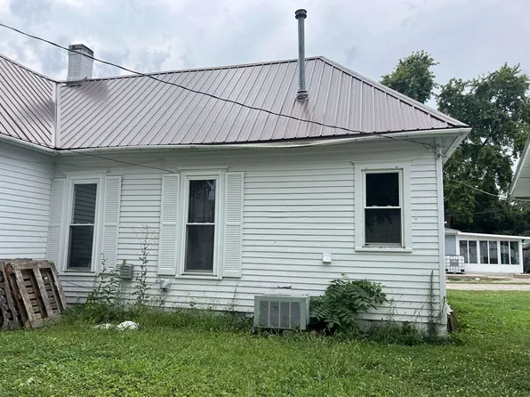 113 W Washington St, Oakland, IL 61943
