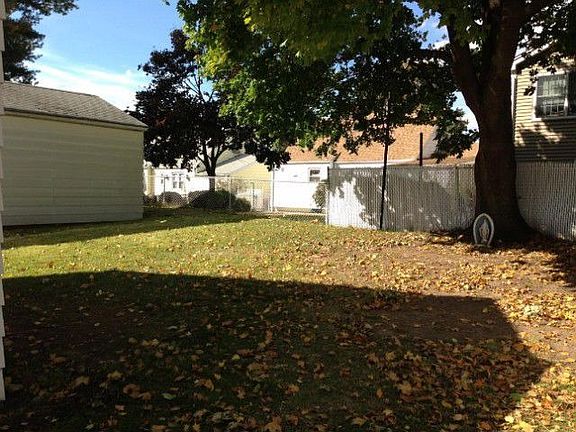4th image of 5-15 Lyons Ave #1X