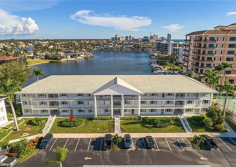 10682 Gulf Shore Dr #102