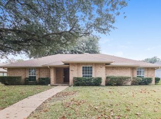 306 Cardinal Creek Dr, Duncanville, TX 75137