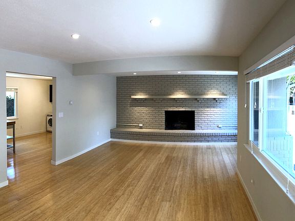 5th image of 956 Roble Ave #958