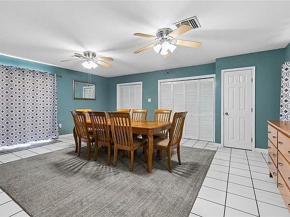5th image of 2212 Fable St
