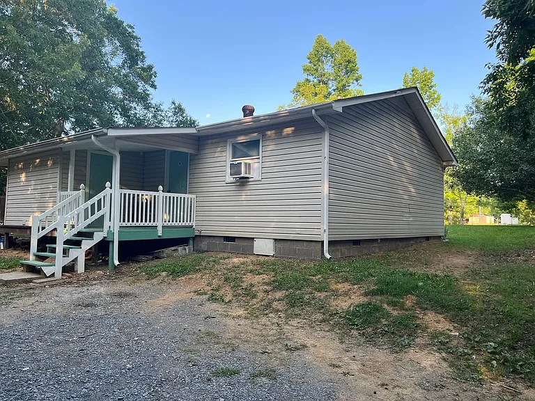 4322 Banks Dr — Photo 3