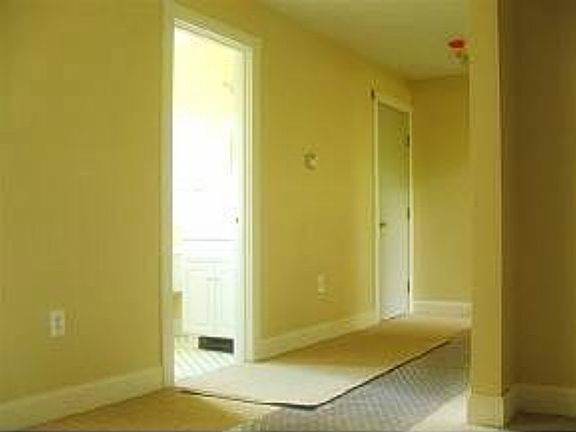 5th image of 26 Riverwood Cir