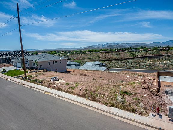 4th image of 1589 Desert Heights Dr Unit 25