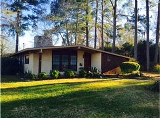 1202 E Redbud Ave, Crockett, TX 75835