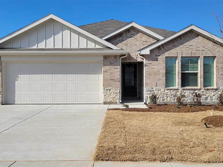 310 Sugarlands Dr — Photo 1
