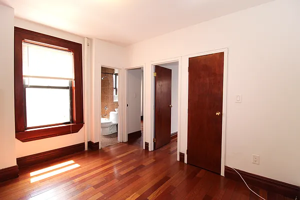 Rented by Compass | media 7