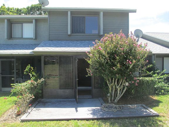 2nd image of 250 Orange Grove Dr Unit 2
