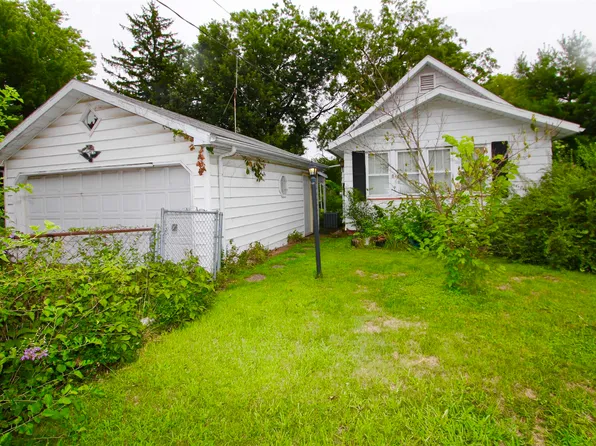 1808 N Broadway St, Peoria, IL 61604