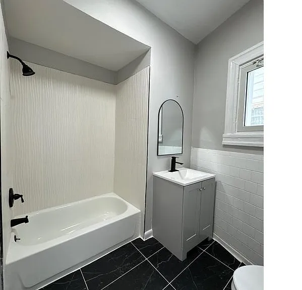 600 N Edgewood St — Photo 11