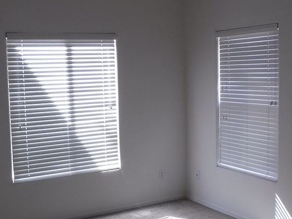 3rd image of 6649 S Luxor Way