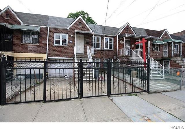 1st image of 3215 Radcliff Ave