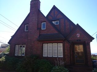 825 Warren Ave N, Seattle, WA 98109