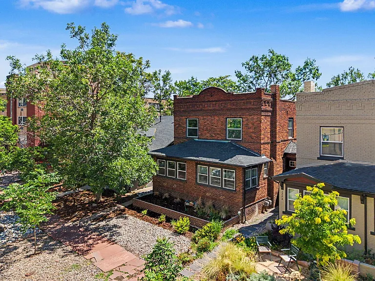 1230 N Logan St — Photo 1